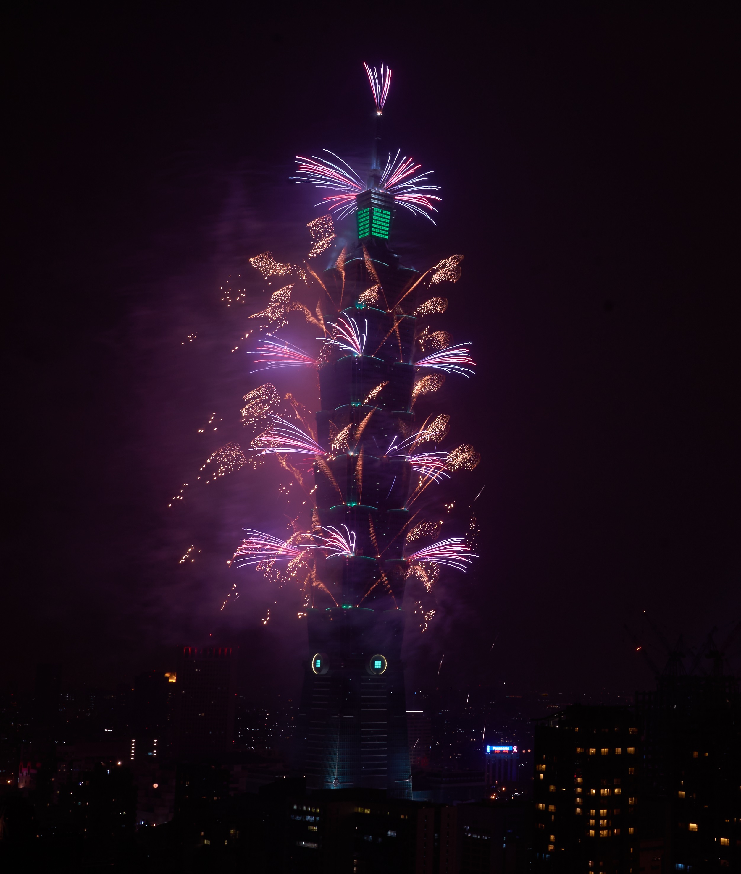 【新聞圖片】飛利浦炤明(ming)助力(li)檯北101打造檯灣綠色(se)地標 (2).jpg